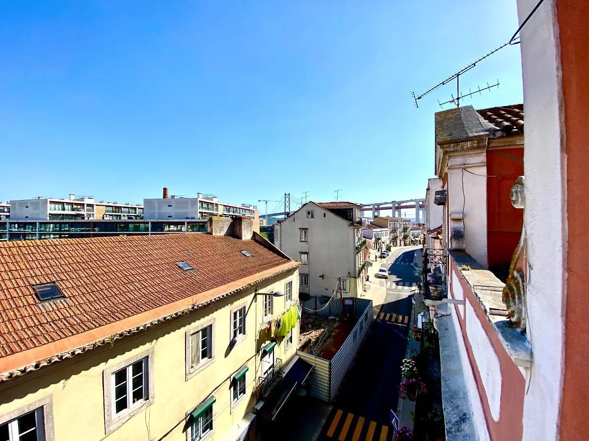 Lisbon Alcantara Seaside Apartment